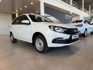 2026 Lada (ВАЗ) Granta I Рестайлинг, белый, 1017000 рублей, вид 3