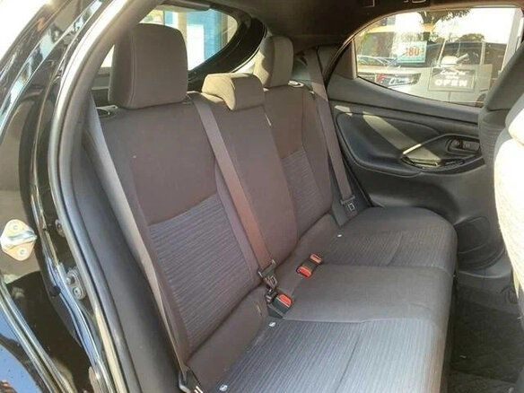2022 Toyota Yaris IV, чёрный, 959027 рублей - вид 19