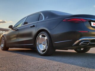 2022 Mercedes-Benz Maybach S-Класс 580 II (Z223), чёрный, 18200000 рублей, вид 2