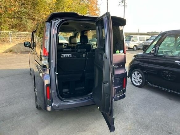 2016 Honda Stepwgn Spada V, фиолетовый, 1550000 рублей - вид 3