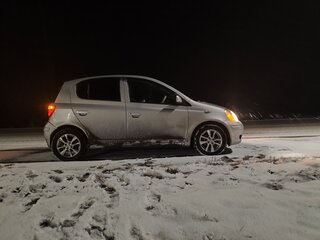 2003 Toyota Vitz I (P10), серебристый, 387000 рублей, вид 5