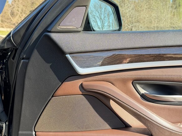 2016 BMW 5 серии 550i VI (F10/F11/F07) Рестайлинг, чёрный, 2699999 рублей - вид 14