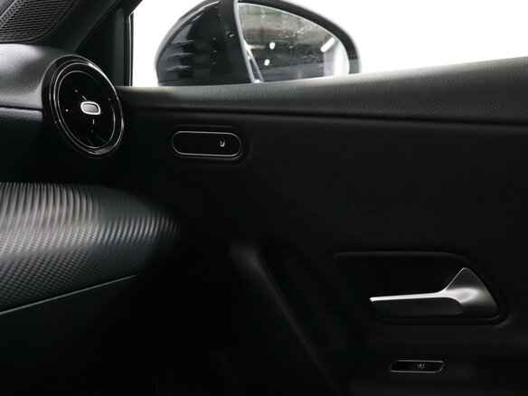 2019 Mercedes-Benz A-Класс 200 IV (W177), чёрный, 1820000 рублей - вид 18
