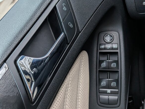 2012 Mercedes-Benz GL-Класс 350 I (X164) Рестайлинг, белый, 2400000 рублей - вид 6