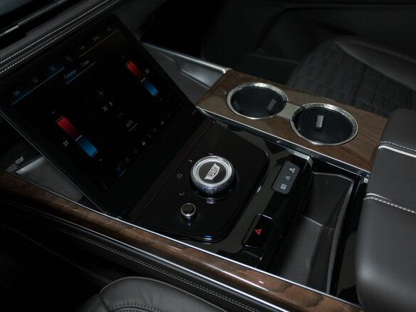 2025 Cadillac Escalade ESV V Рестайлинг, чёрный - вид 14