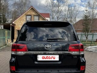 2016 Toyota Land Cruiser 200 Series Рестайлинг 2, чёрный, 7000000 рублей, вид 3