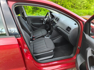 2016 Volkswagen Polo V Рестайлинг, красный, 1000000 рублей, вид 3