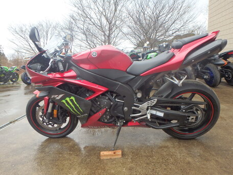 2007 Yamaha YZF-R1, красный, 700000 рублей, вид 1