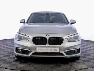 2018 BMW 1 серии 118i II (F20/F21) Рестайлинг 2, серебристый, 1595000 рублей, вид 2