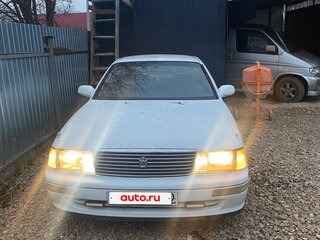 1992 Toyota Crown IX (S140), белый, 330000 рублей, вид 1