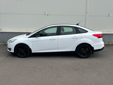 2017 Ford Focus III Рестайлинг, белый, 985000 рублей, вид 4