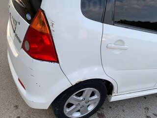 2002 Daihatsu YRV I Рестайлинг, белый, 500000 рублей, вид 4