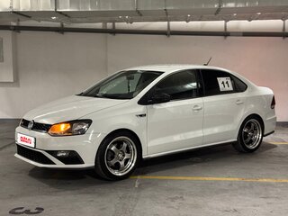 2018 Volkswagen Polo V Рестайлинг, белый, 1400000 рублей, вид 1