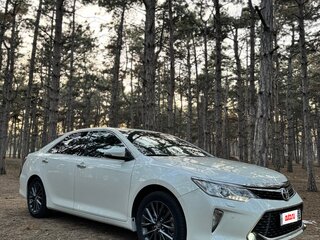 2016 Toyota Camry VII (XV50) Рестайлинг, белый, 2630000 рублей, вид 4