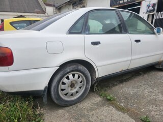 1995 Audi A4 I (B5), белый, 275000 рублей, вид 5