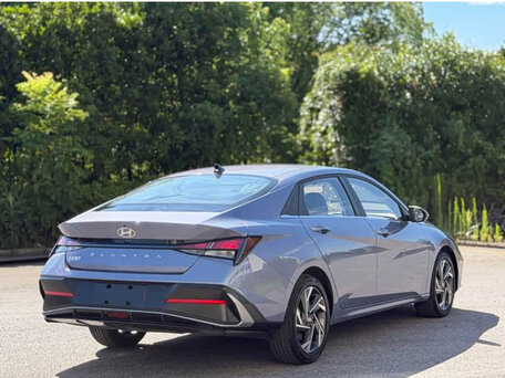 2026 Hyundai Elantra VII (CN7) Рестайлинг, серый, 1999999 рублей, вид 4