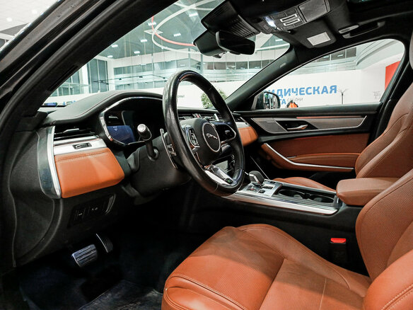2023 Jaguar XF II Рестайлинг, чёрный, 4680000 рублей - вид 15