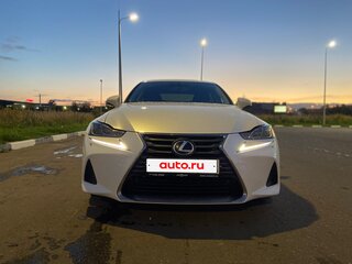 2018 Lexus IS 300 III Рестайлинг, белый, 2830000 рублей, вид 2