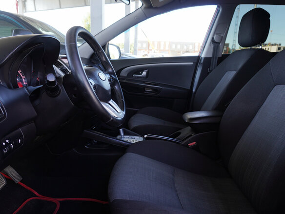2011 Kia Ceed I Рестайлинг, красный - вид 9