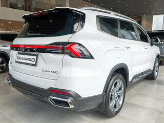 2026 Geely Okavango I Рестайлинг, белый, 4085990 рублей, вид 2