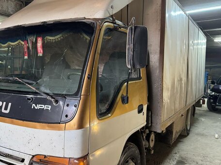 1999 Isuzu Elf (N-series), бежевый, 800000 рублей, вид 2