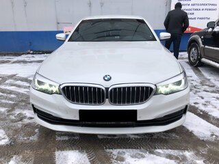 2018 BMW 5 серии 520d xDrive VII (G30/G31/G38), белый, 3400000 рублей, вид 3
