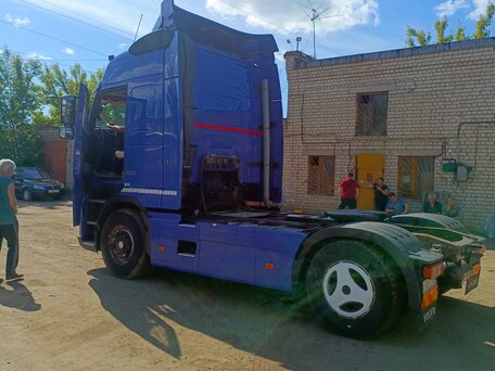 2013 Volvo FH, синий, 2950000 рублей, вид 3