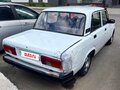 2010 Lada (ВАЗ) 2105, белый, 120000 рублей - вид 3