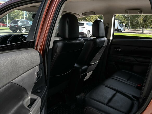2012 Mitsubishi Outlander III, коричневый, 1235000 рублей - вид 10