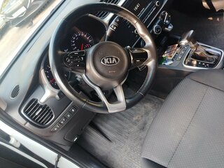 2021 Kia Rio IV Рестайлинг, белый, 1200000 рублей, вид 5