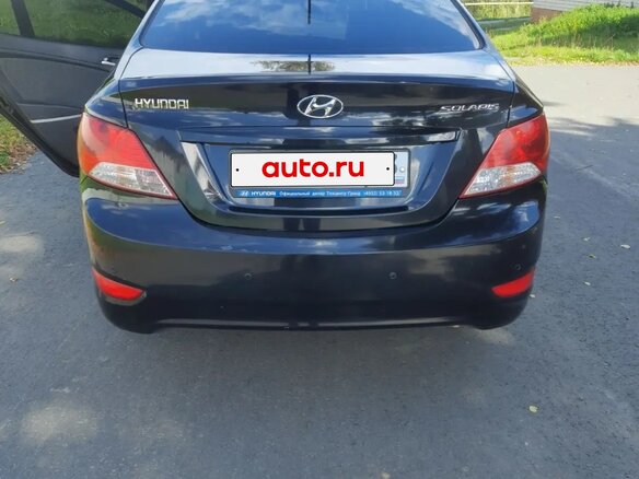 2013 Hyundai Solaris I, чёрный, 745000 рублей - вид 2