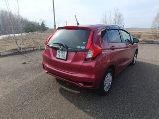 2019 Honda Fit III Рестайлинг, красный, 1200000 рублей, вид 5
