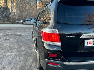 2011 Toyota Highlander II (XU40) Рестайлинг, чёрный, 2100000 рублей, вид 4