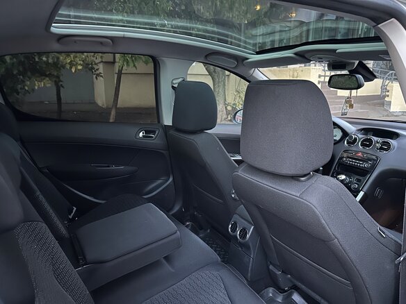 2011 Peugeot 308 I Рестайлинг, серебристый - вид 9