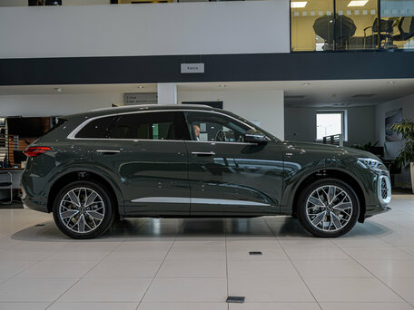 2026 Audi Q5 L III (GU), серый, 7250000 рублей, вид 4