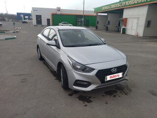 2018 Hyundai Solaris II, серебристый, 900000 рублей, вид 2