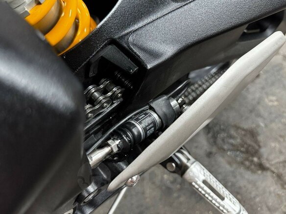 2023 Triumph Street Triple, жёлтый, 1170000 рублей - вид 17