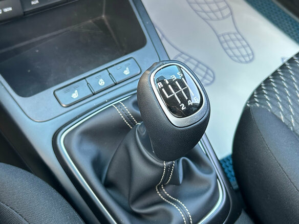 2018 Kia Rio X-Line IV, белый, 1200000 рублей - вид 16