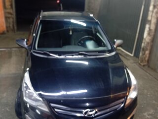 2015 Hyundai Solaris I Рестайлинг, чёрный, 810000 рублей, вид 1