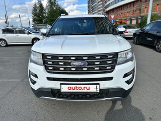2016 Ford Explorer V Рестайлинг, белый, 2300000 рублей, вид 2