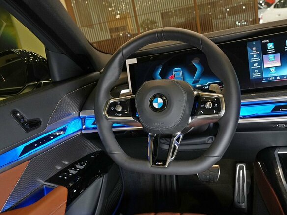 2025 BMW 7 серии 740d xDrive VII (G70), чёрный, 17200000 рублей - вид 12