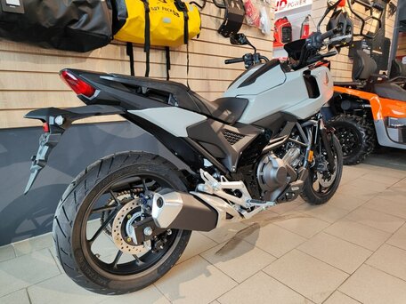 2025 Honda NC 750X, серый, 1499900 рублей, вид 3