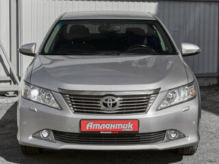 2014 Toyota Camry VII (XV50), серебристый, 1750000 рублей, вид 2