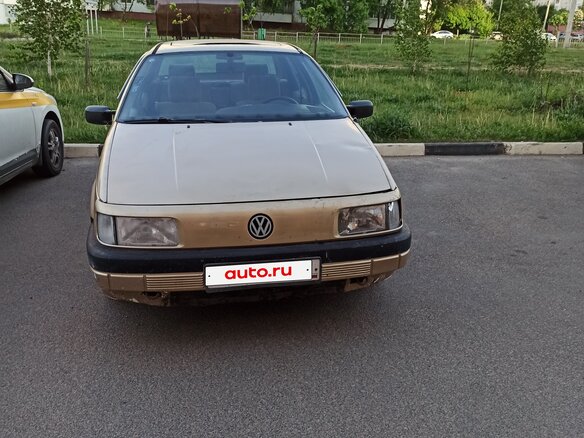 1990 Volkswagen Passat B3, бежевый, 200000 рублей - вид 1