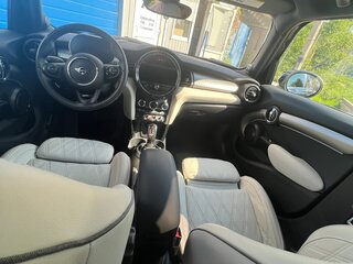 2021 Mini Hatch Cooper S III (F55/F56) Рестайлинг, чёрный, 3100000 рублей, вид 5