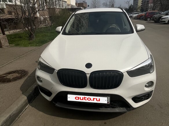 2016 BMW X1 18i sDrive II (F48), белый, 2000000 рублей - вид 1