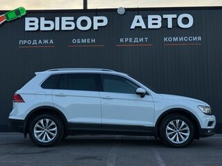 2017 Volkswagen Tiguan II, белый, 2116000 рублей, вид 3