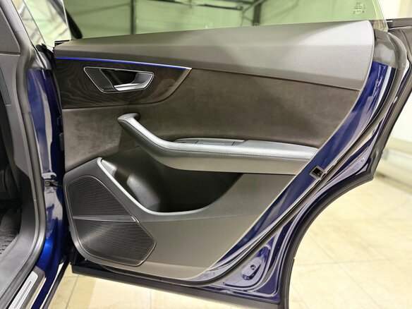 2019 Audi Q8 45 TDI I (4M), синий, 6290000 рублей - вид 35
