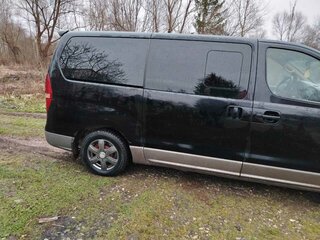 2011 Hyundai Grand Starex I, чёрный, 1350000 рублей, вид 3
