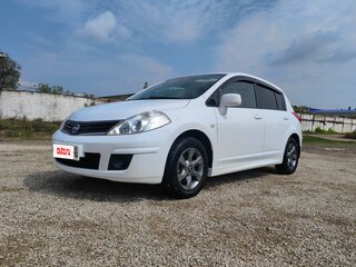 2013 Nissan Tiida I Рестайлинг, белый, 870000 рублей, вид 1